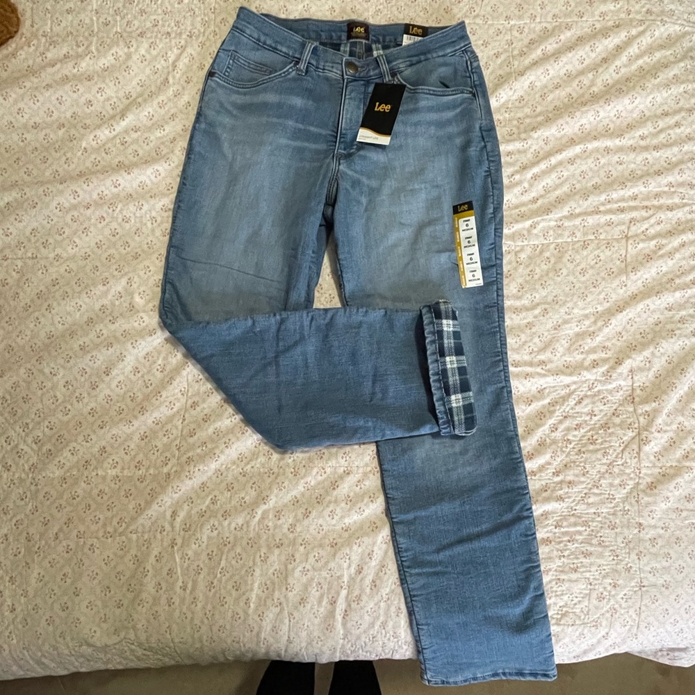 LEE RELAXED FIT FLEECE LINED JEAN IN ALPINE FROST.